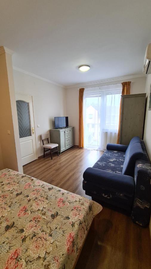 Gabi Apartman Hajduszoboszlo Exterior photo